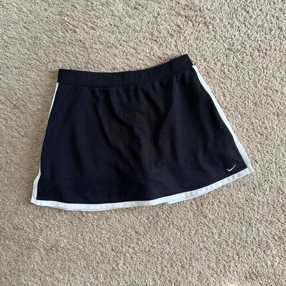 Nike Tennis Skirt with Built-in Shorts – Ladies S / Girls XL – Black & White - Picture 8 of 16